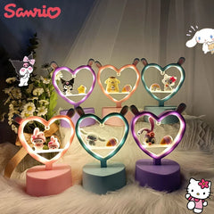 Kawaii Nattljus My Melody Cinnamoroll Kuromi Hello Kitty Hjärtformat atmosfärsljus Sovrum Mini Dekorativ Lampa Presenter